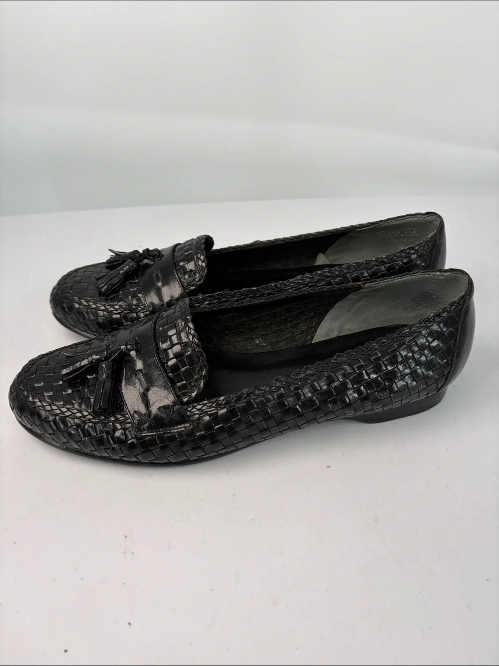 🥐 Enzo Angiolini Black Woven Tassel Loafers